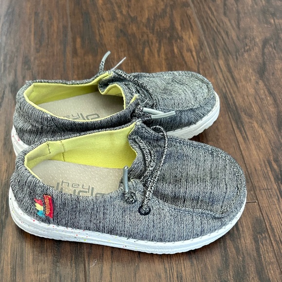 Hey Dude - Picture 2 of 7